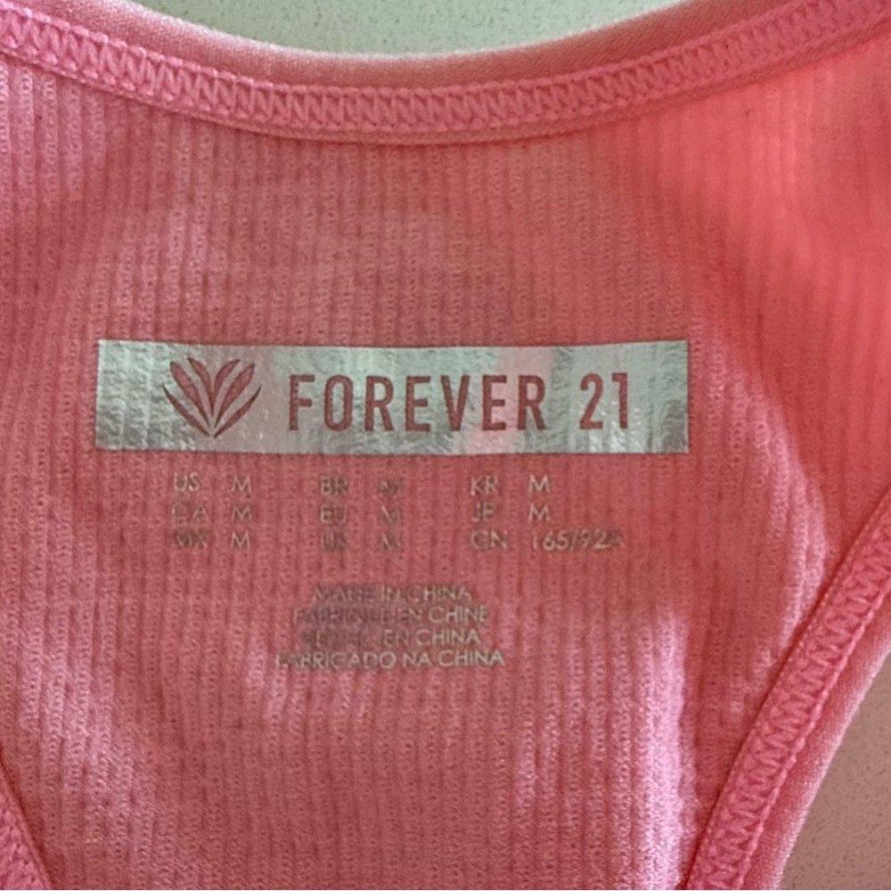 💕 Pink Racerback Tank Top Size Medium - Picture 5 of 5